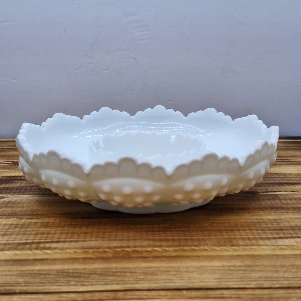 Fenton White Milk Glass Hobnail Chip Dip Snack‎ Bowl Hobnail Heavy Sawtooth Edge